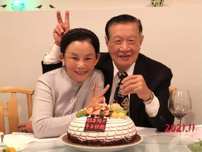 神探李昌钰灵骨安葬 夫人扶灵痛哭 落叶归根深情告别