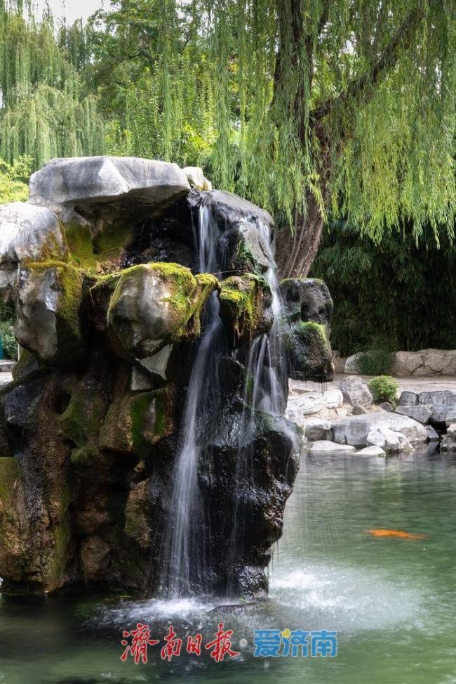 济南月牙泉“一帘秋瀑”景观持续在线 秋日赏泉好去处