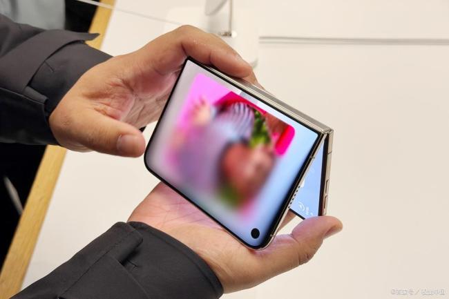 iPhone Duo问题频发难挡需求火爆 产能瓶颈推高热度