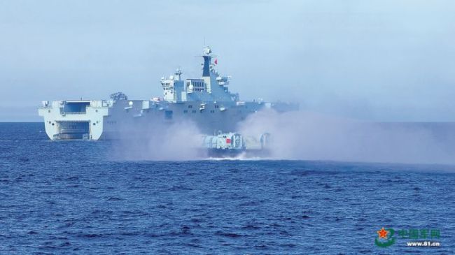 直击舰艇高燃海上训练现场 战舰蹈浪砺剑深海