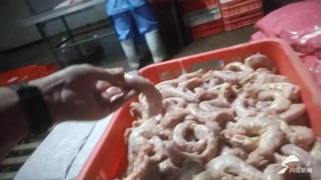 “鸡脖泥”做烤肠 究竟谁来管 监管真空引关注