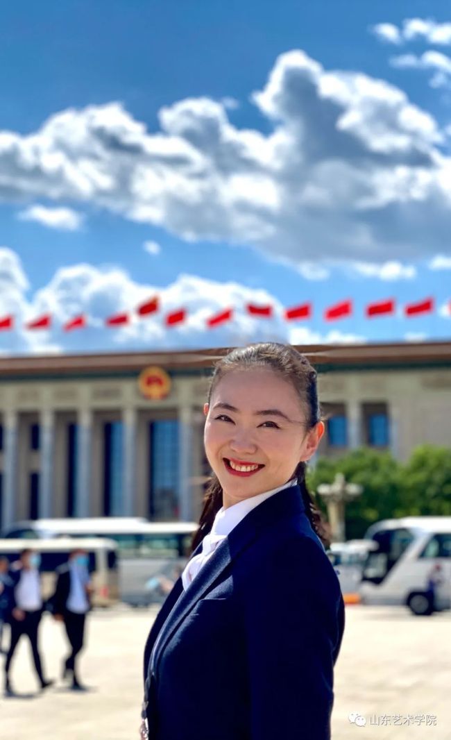 人民大会堂手语演唱国歌的山艺人黑虹我就是他们的耳朵