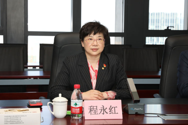 签约仪式上,江山,程永红同志分别进致辞,双方进行了座谈交流,签订了