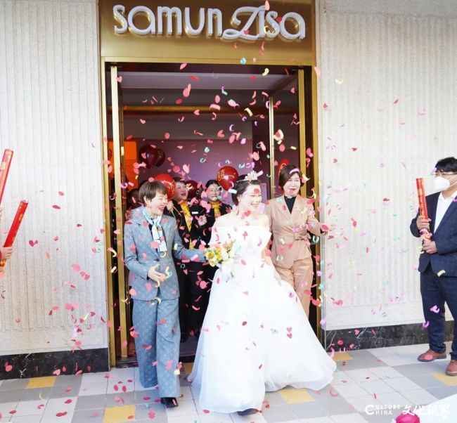 这个“娘家”不一般，莎蔓莉莎昆明滨江会所店员工马贤丽从店里浪漫出嫁
