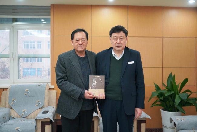 柳富林向李富胜一行畅谈过往,展望未来,表示,金猴集团眼下正面临着