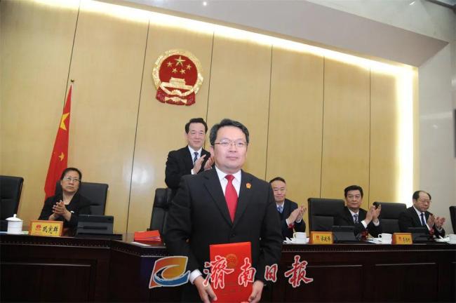 张爱云辞去济南市中级人民法院院长，李向阳任代理院长