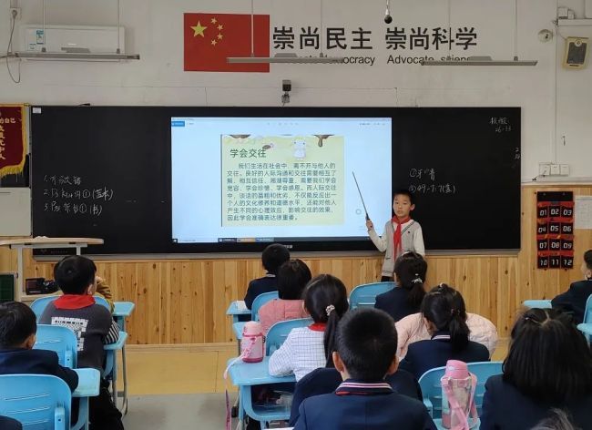 济南市历下区历山学校开展应急逃生演练增强学生自我保护意识