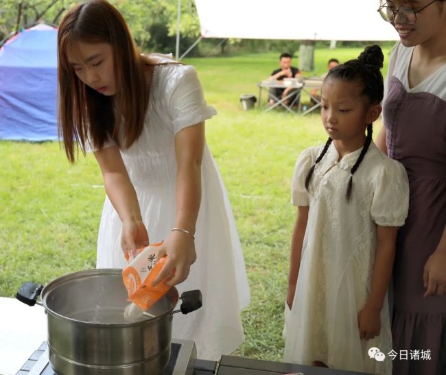 见过200公斤的大火腿吗？快来潍坊诸城得利斯“烧烤美食节”尝个鲜