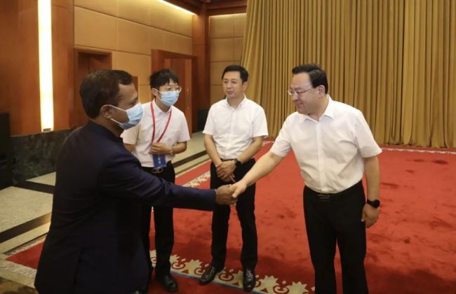 中国国际新闻交流中心亚太非洲记者团访问威海
