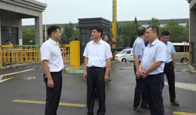 枣庄市委常委、副市长李守江带队到高新区督导创城工作