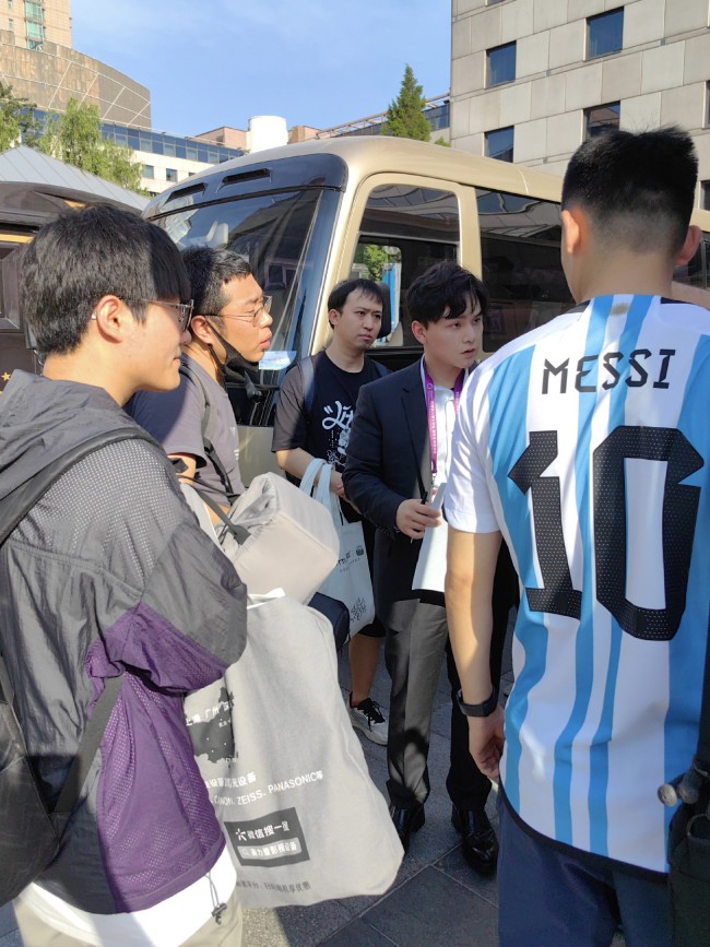 陈启天受邀出任阿根廷足球队梅西团队志愿者