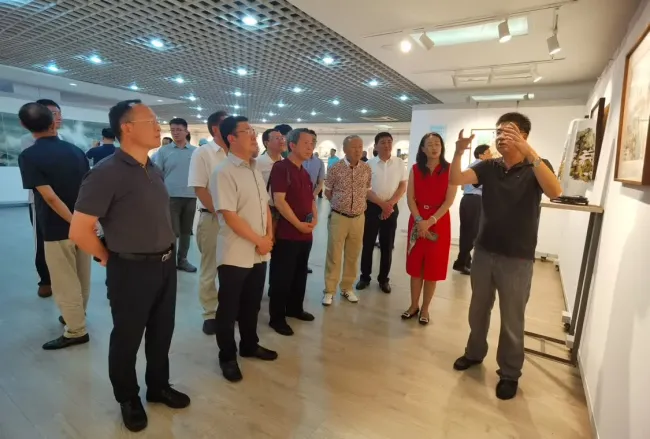 锦伦文化助力艺术青岛建设！“醉美青岛 精彩崂山“艺术品展在青开幕