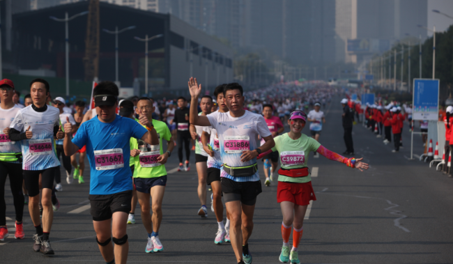 2023济南（泉城）马拉松全马男女冠军诞生，一起来回顾下这些精彩瞬间吧