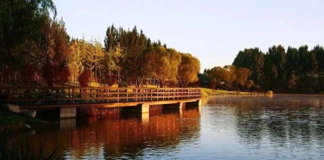 济南蓝石大溪地公园图片
