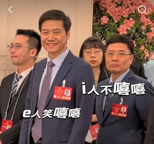 周云杰意外走红背后：从“表情包”到“代言人”的品牌新玩法