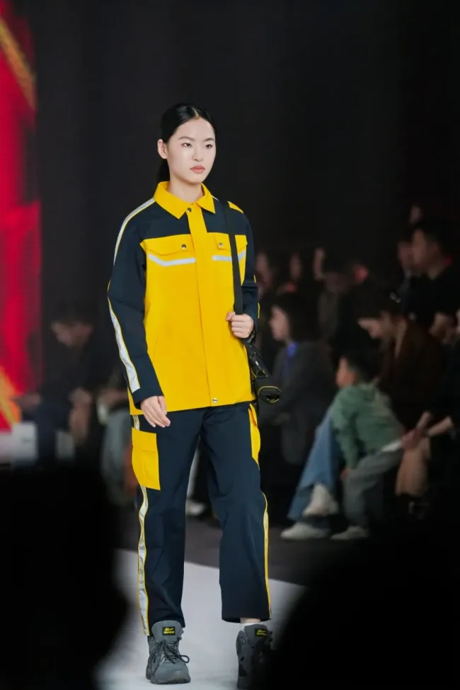 迪尚集团现代工装展演 | 从粗布工装到数字战袍：一部山东工装制造的奋进史
