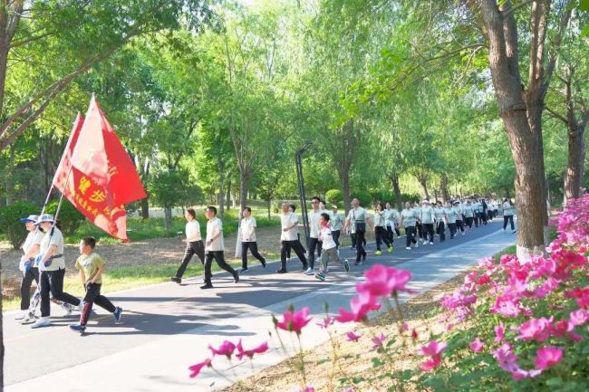 健康向未来——济宁市第二人民医院举办护士节徒步活动