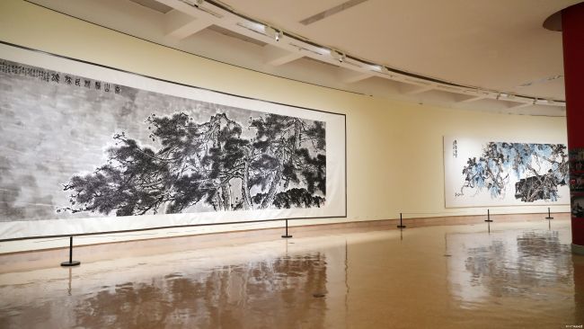 “花开盛世——孙成刚大写意花鸟画全国巡展（西安站）”昨日在陕西省美术博物馆开幕