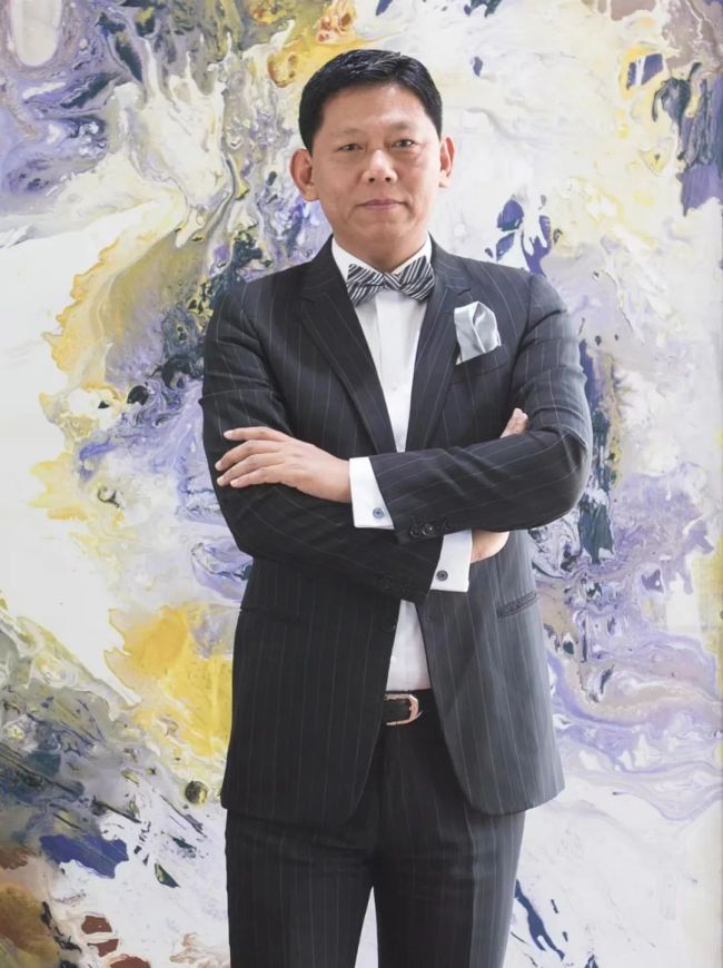 “让世界看到中国的美——曹俊母校献礼展”昨日在山东科技大学青岛校区开幕
