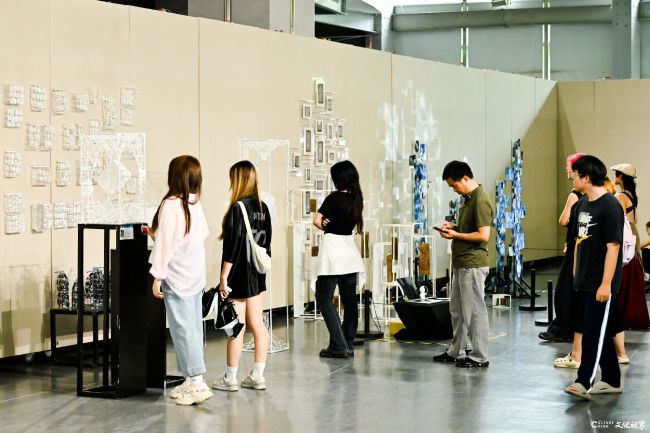 11 展览现场 (2).jpg