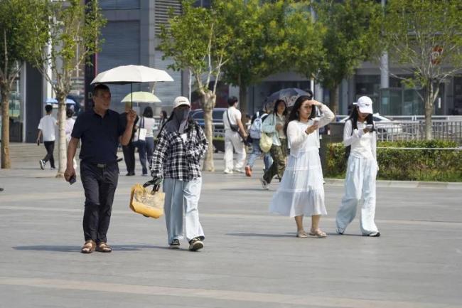 北方40℃以上天气频现！专家解析极端天气成因及防暑要点