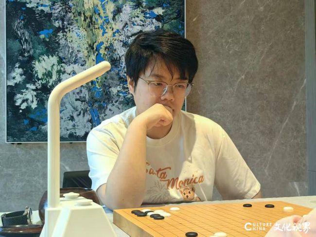 “山外习园杯”女子围棋争霸赛昨日在日照鸣金，李小溪五段后来居上成功夺冠
