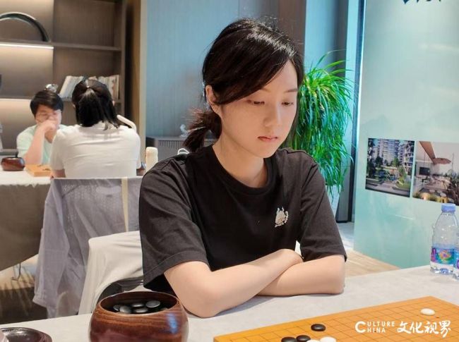 “山外习园杯”女子围棋争霸赛昨日在日照鸣金，李小溪五段后来居上成功夺冠