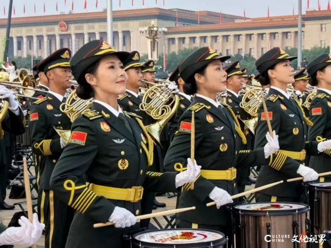 2015、2025两次“九三阅兵”，山艺现代音乐学院校友高远两度参加