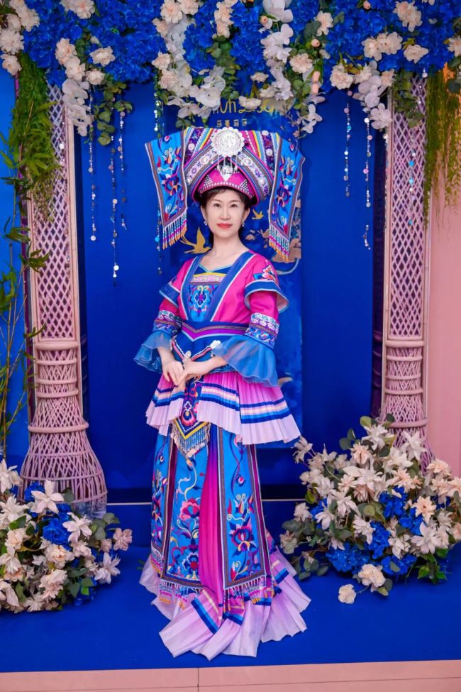 一场场民族风情下午茶在莎蔓莉莎全国各门店燃爆……