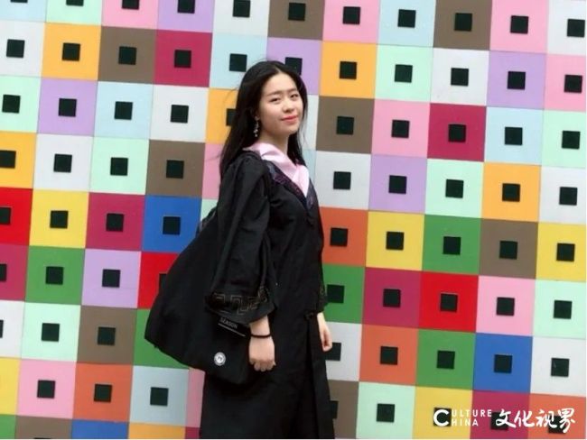 冀枞丨承湖美基因,以跨媒介之笔绘就亮眼的策展人生