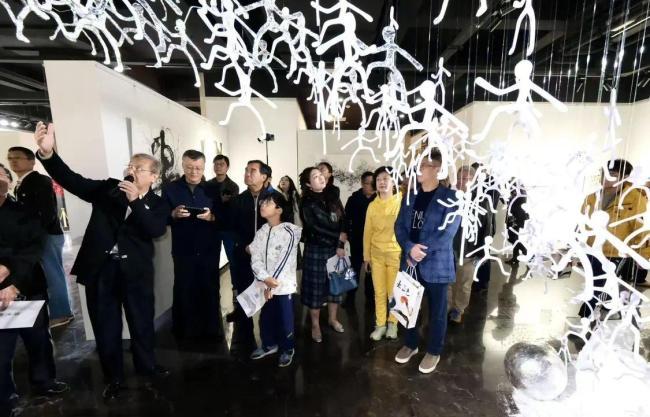 墨与色 ——庄景辉抽象表现主义作品国际巡回展中国青岛站