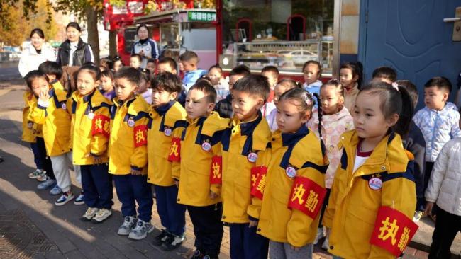 济南莱芜“小交警”来啦!网友:处罚力度很“社死”……