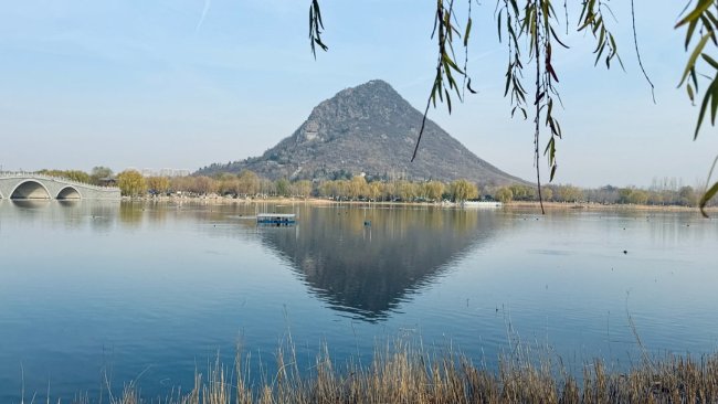 济南：“大雪”华山美，游客乐游园
