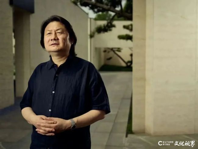 西安美院院长朱尽晖在央视《诗画中国-江河万古流》栏目讲解名家画作