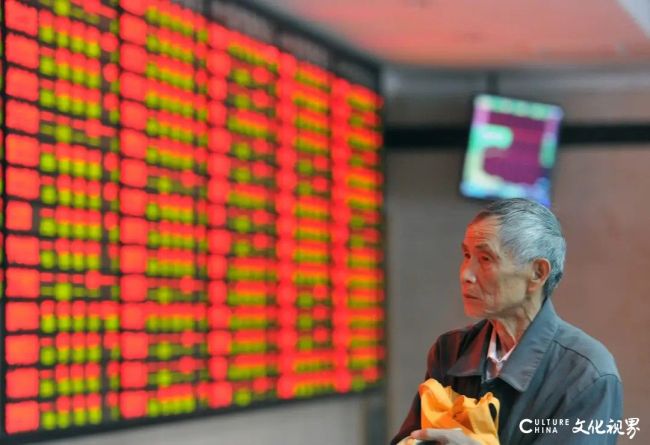 开年首个交易日俩银行股现“AB面”操作——齐鲁银行高管超额完成增持计划,百大集团卖杭州银行套利逾7700万元