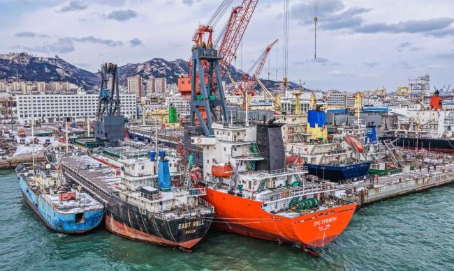 威海荣成：民营船企抢滩国际市场，开足马力赶订单