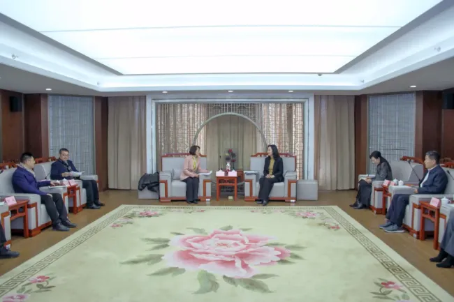 山艺党委书记徐梅一行昨日赴山东省委外办访问交流