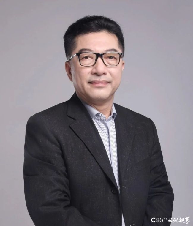 韦俊平 | 用画笔定格家乡,慰藉绵长乡愁