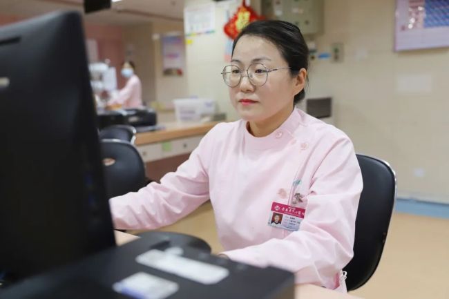 二十年坚守儿科病房，用爱点亮患儿康复之路——记泰安市中心医院儿童内科主管护师赵婷婷