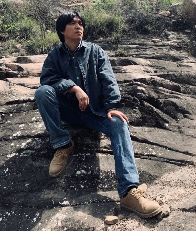 【时代青年油画社】张江源 | 粗犷的笔触与浓重的色彩交织,迸发出强烈的视觉冲击力