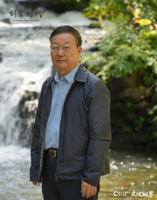 喻国玮·山水画 | 致力于表现宏阔的大山大水，显露出粗砺而博大、混沌而静美的艺术境界