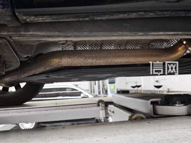 40万问界M8提车两月频出故障，4S店 “暗箱更换” 方案遭律师质疑：涉嫌违反诚信原则