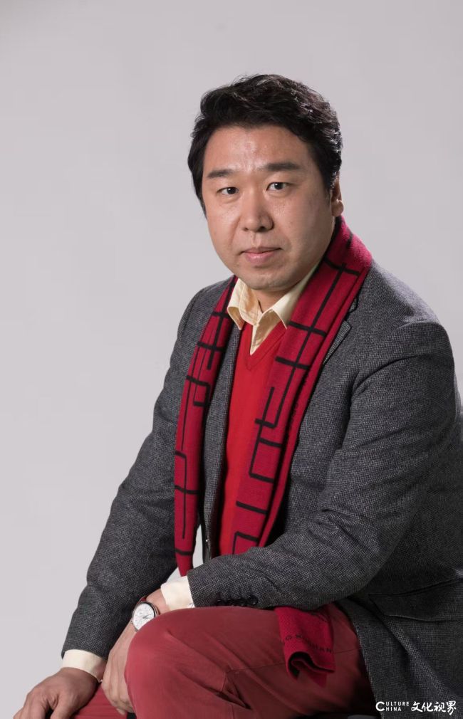 新华书画携手艺术家刘中推出“熊猫中中画说清明”主题海报，以国宝IP诠释传统节日文化