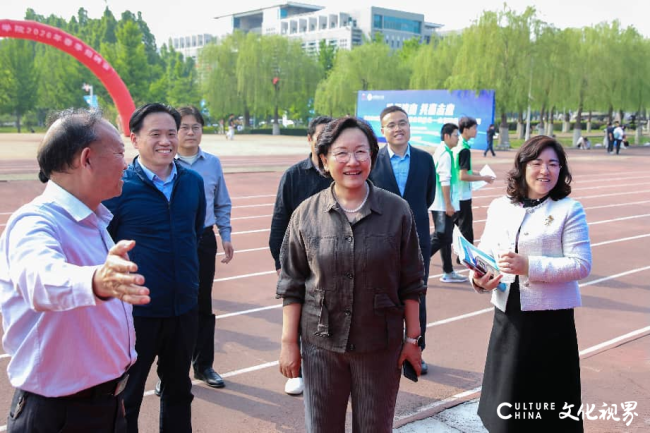 数智赋能就业，山东青年政治学院这场驻济高校毕业生双选会跑出就业“加速度”