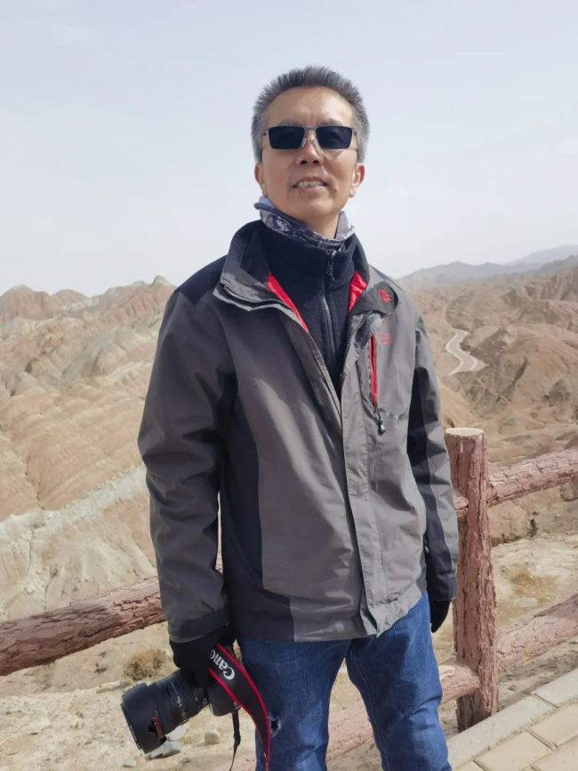 黄土为骨 笔墨证心——郭峰的双重美学与精神还乡