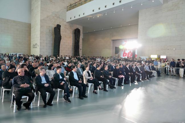 “四象和鸣——常朝晖、刘明波、张宜、杨晓刚中国当代水墨作品展”在山东美术馆盛大开幕