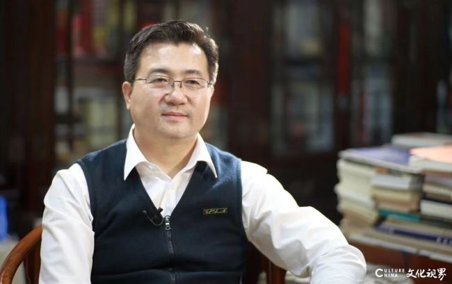2026美术界春晚作品展播 | 王利军《惠女春风》:几株蕉叶摇清韵,满卷春风拂倩影