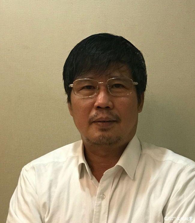 他们站在光里,带着真实的温度——冯少协画笔下的精神肖像