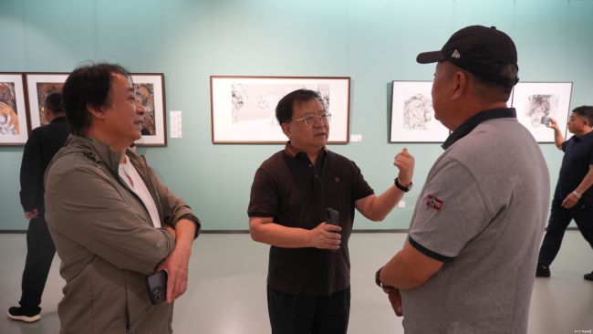 “山君气度——刘扬画虎作品展”昨日在济南隆重开幕