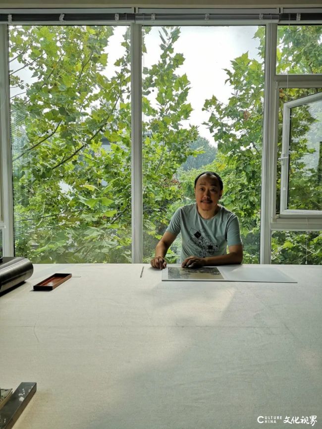 武艺画桃 | 那桃子是在宣纸上生长出来的鲜活生命，传递跃跃涌动的生命气脉